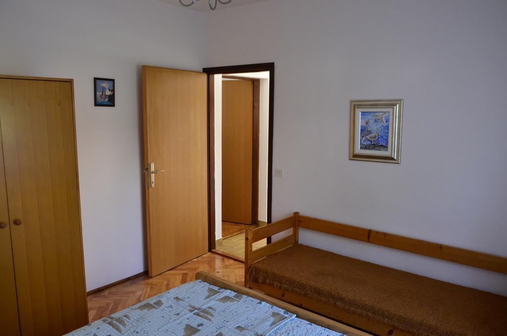 Apartment Anton Pinezići Exterior foto